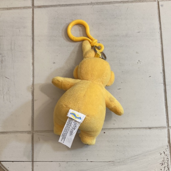 Vintage 90’s fun for all Teletubby yellow laa-laa keychain - Picture 3 of 6